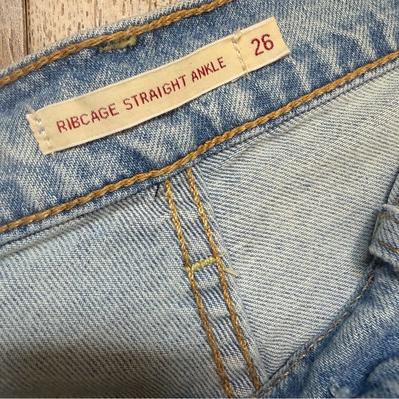 Levi's Ribcage Straight Ankle Light Wash Jeans Size 26 - Picture 12 of 14